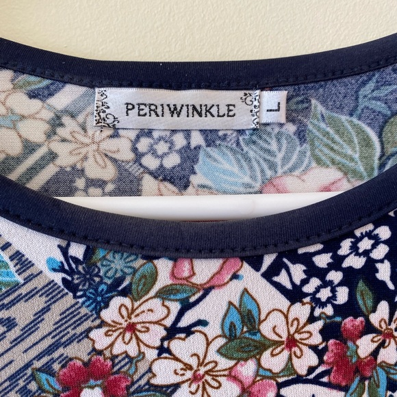 Floral Pattern Top - Picture 3 of 3